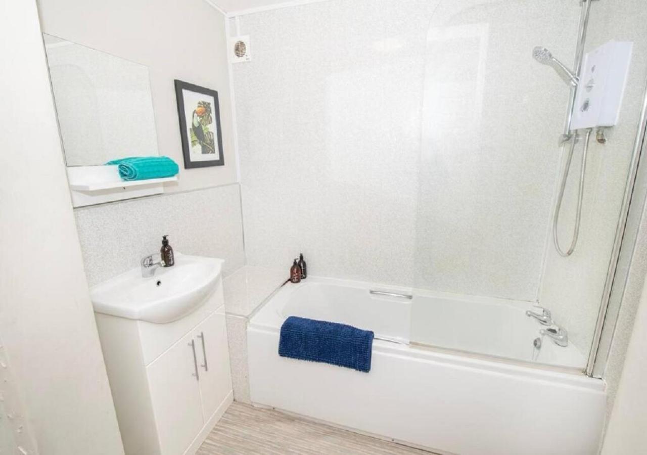 Cormorant - Beautiful 2 Bed Apartment With Sea Views Old Town スカーバラ エクステリア 写真